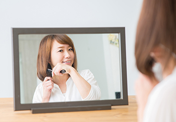 ヘアケア,夏,疲れ,枯れ,潤い,ダメージ,頭皮,紫外線,トラブル,ブラッシング,トリートメント