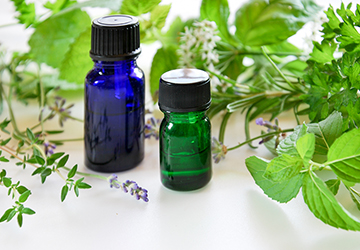 記者,コラム,アロマ,セラピー,精油,敏感肌,花粉症,ユーカリ