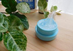 どうしたんだろう！目の上が真っ赤に！